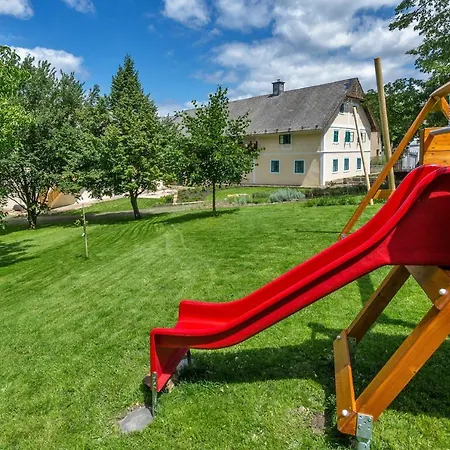 בית הארחה Homutuv Statek