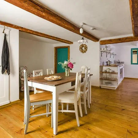 בית הארחה Homutuv Statek