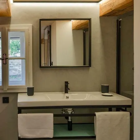 בית הארחה Homutuv Statek 3*