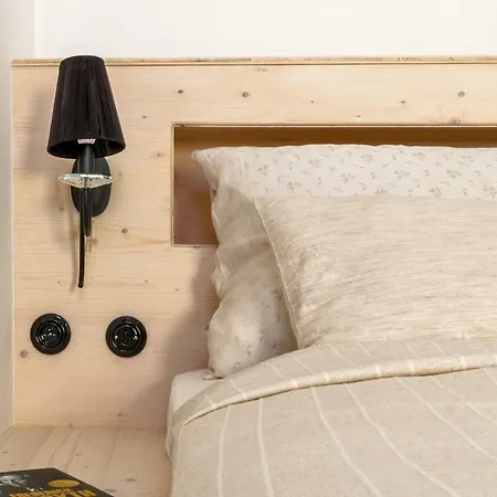 Homutuv Statek בית הארחה