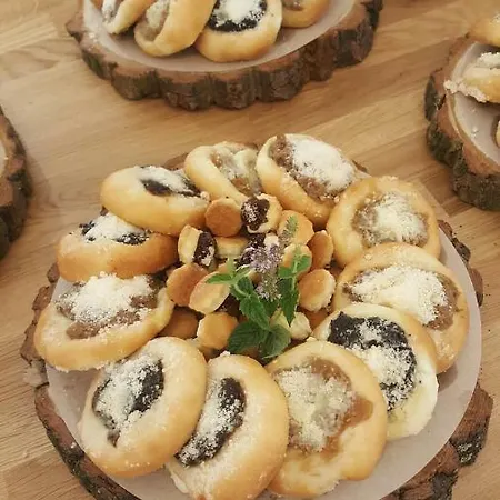 Homutuv Statek בית הארחה 3*