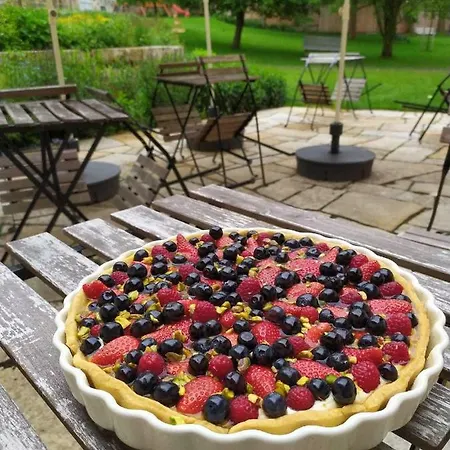 Homutuv Statek בית הארחה