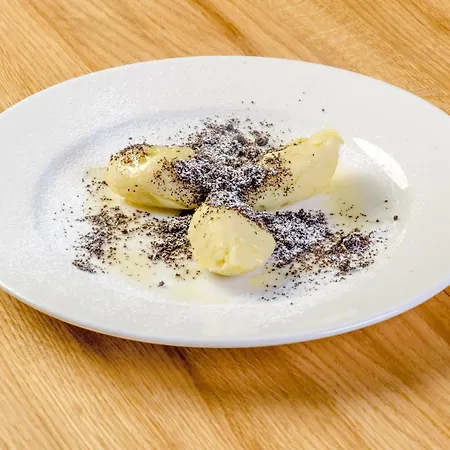 בית הארחה Homutuv Statek